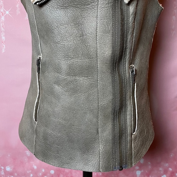 [4] Free People MUUBAA Bronson Sheepskin Gilet in Elephant Grey NWOT - Picture 6 of 8